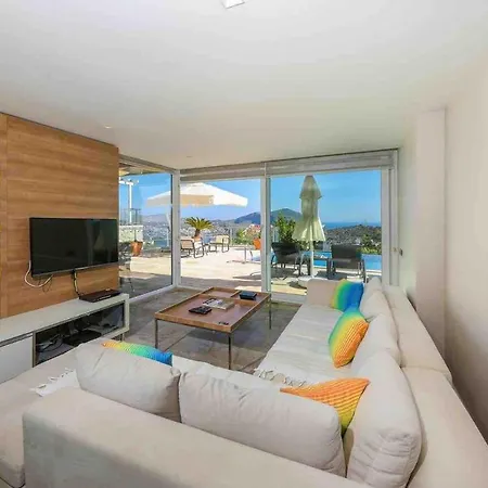 Rent Your Own Luxury With 2 Bedrooms Antalya 1050